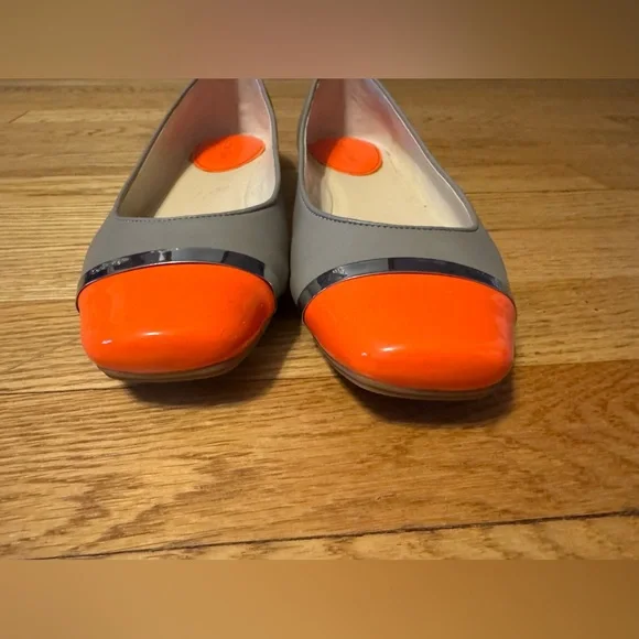 Calvin Klein Neon Spectator Color
Block Flat Shoes size 9 - Picture 9 of 10